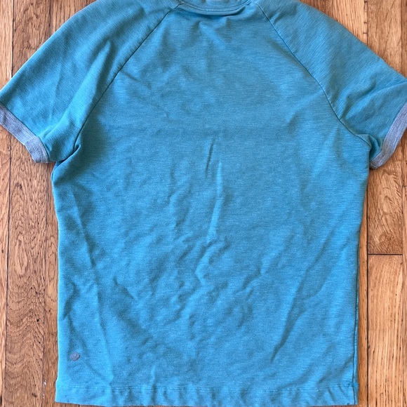 Men’s LuLu Lemon Shirt - Picture 3 of 4